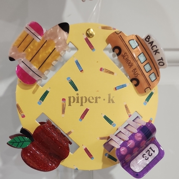 ✨️✏️ Piper Yellow bus Apple Pencil Calculator School Teacher 4 Pc Hair Clip ✨️✏️ - Picture 2 of 4